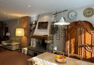 Casa indipendente in vendita a Viareggio in Via Cairoli, 11