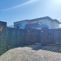 Villa in vendita a Valverde in Via Alessandro Manzoni, 1