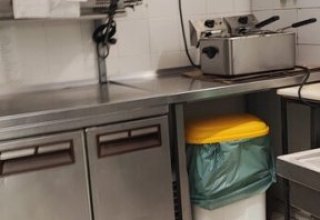 Albergo in vendita a Aci Castello in Via Fornace, 1
