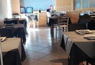 Albergo in vendita a Aci Castello in Via Fornace, 1