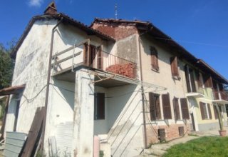 Rustico / Casale in vendita a Villafranca d'Asti in Regione San Grato, 78