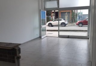 Negozio in vendita a Civitanova Marche in Via Edmondo de Amicis, 1