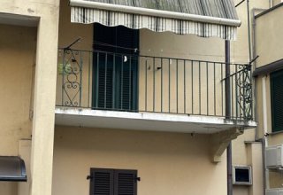 Appartamento in vendita a Luisago in Piazzale Stazione, 1