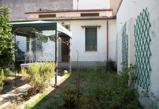 Casa indipendente in vendita a Viareggio in Via Virgilio, 45