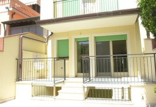 Appartamento in vendita a Viareggio in Via Cristoforo Colombo, 23