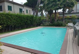 Villa in vendita a Forte dei Marmi in Via Giuseppe Mazzini, 1