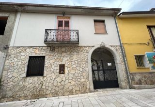 Casa indipendente in affitto a Serino in Via Francesco Solimene, 24