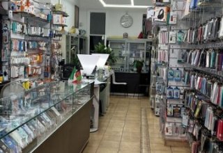 Negozio in vendita a Roma in Via La Marmora, 1