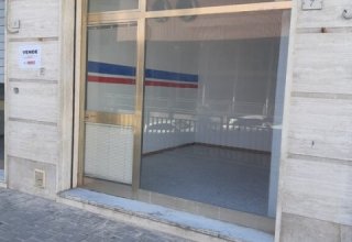 Negozio in vendita a Civitanova Marche in Via Adriano Cecchetti, 1