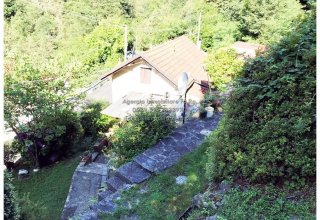 Casa indipendente in vendita a Cavaglio-Spoccia in Strada Provinciale 75, 22-26
