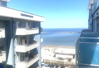 Appartamento in vendita a Cesenatico in Viale Giosuu00e8 Carducci, 211