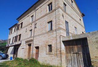 Rustico / Casale in vendita a Montegiorgio in Contrada Crocedivia, 1